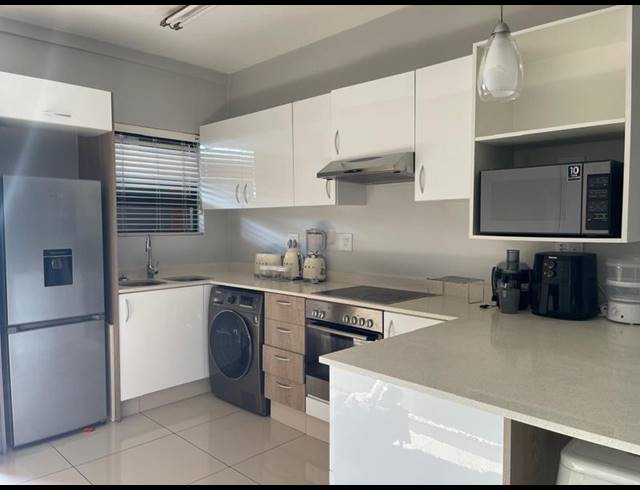 2 BEDROOM APARTMENT FOR SALE IN UMHLANGA RIDGE